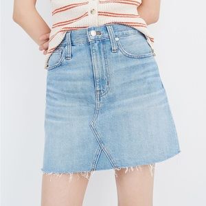 Madewell Rigid Denim A-Line Frayed Hem Mini Skirt in Lovell Light Wash Size 29